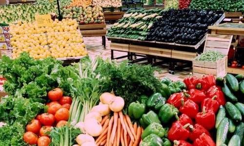 أسعار الفاكهة والخضروات في صنعاء 1-10-2017 بالريال اليمني