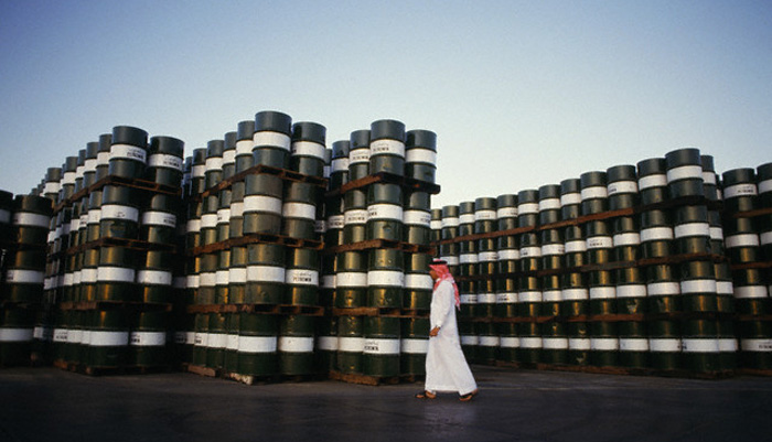 تجري المملكة السعودية تخفيضات كبيرة في أسعار النفط الخام في آسيا